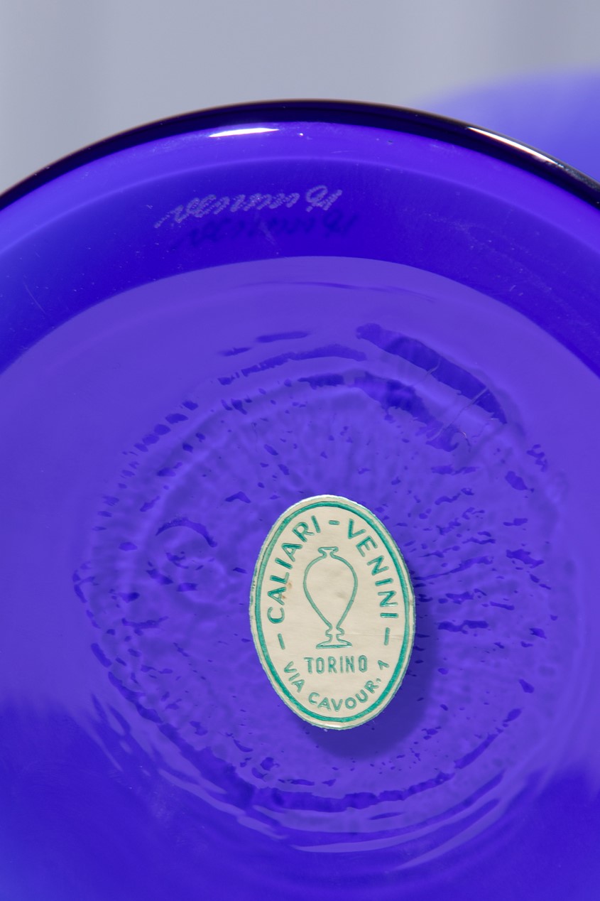 Alessandro Mendini - Vaso modello Acco in vetro soffiato incamiciato blu