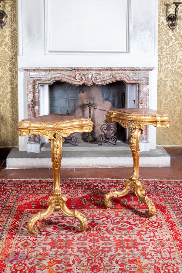 Due guéridon angolari - Venezia XVIII sec.