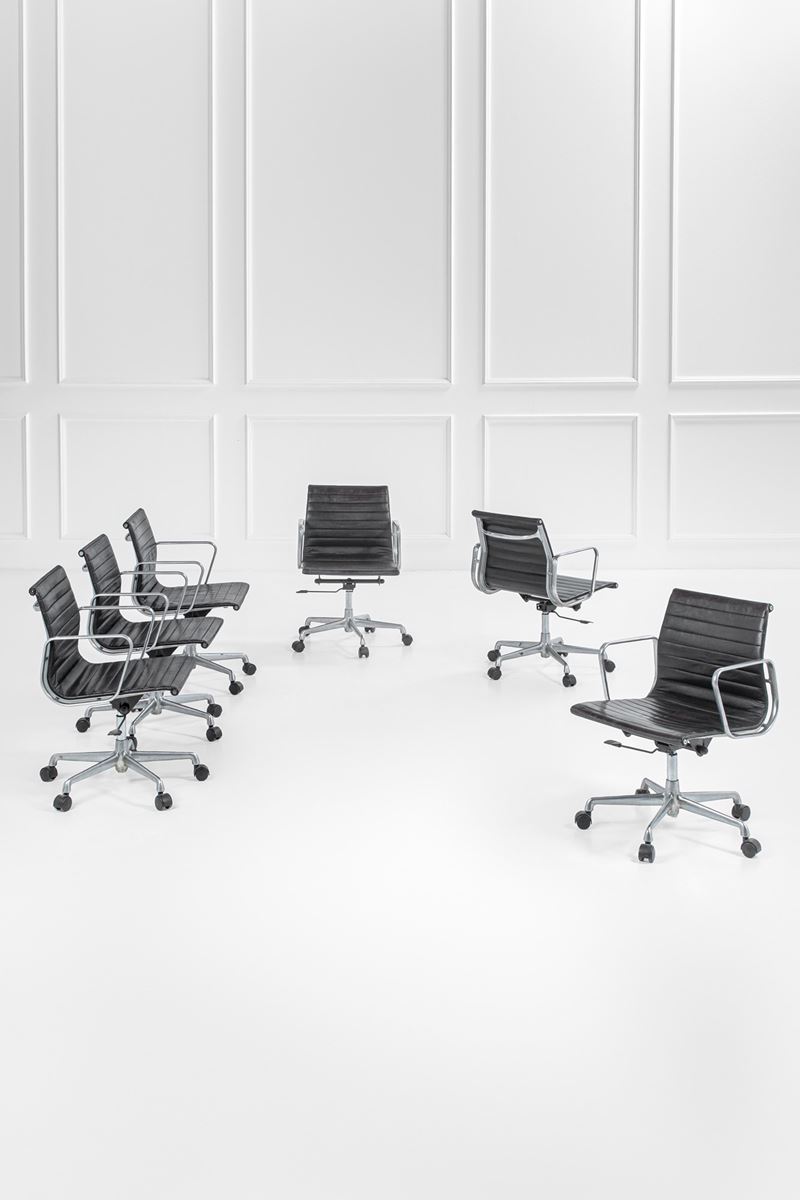 Sei poltroncine su ruote della serie Aluminium