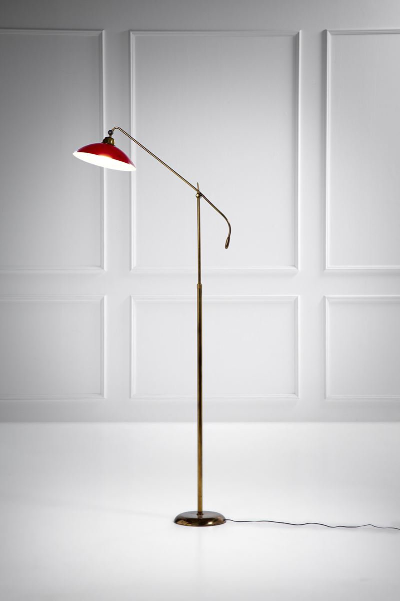 Lampada da terra con braccio orientabile