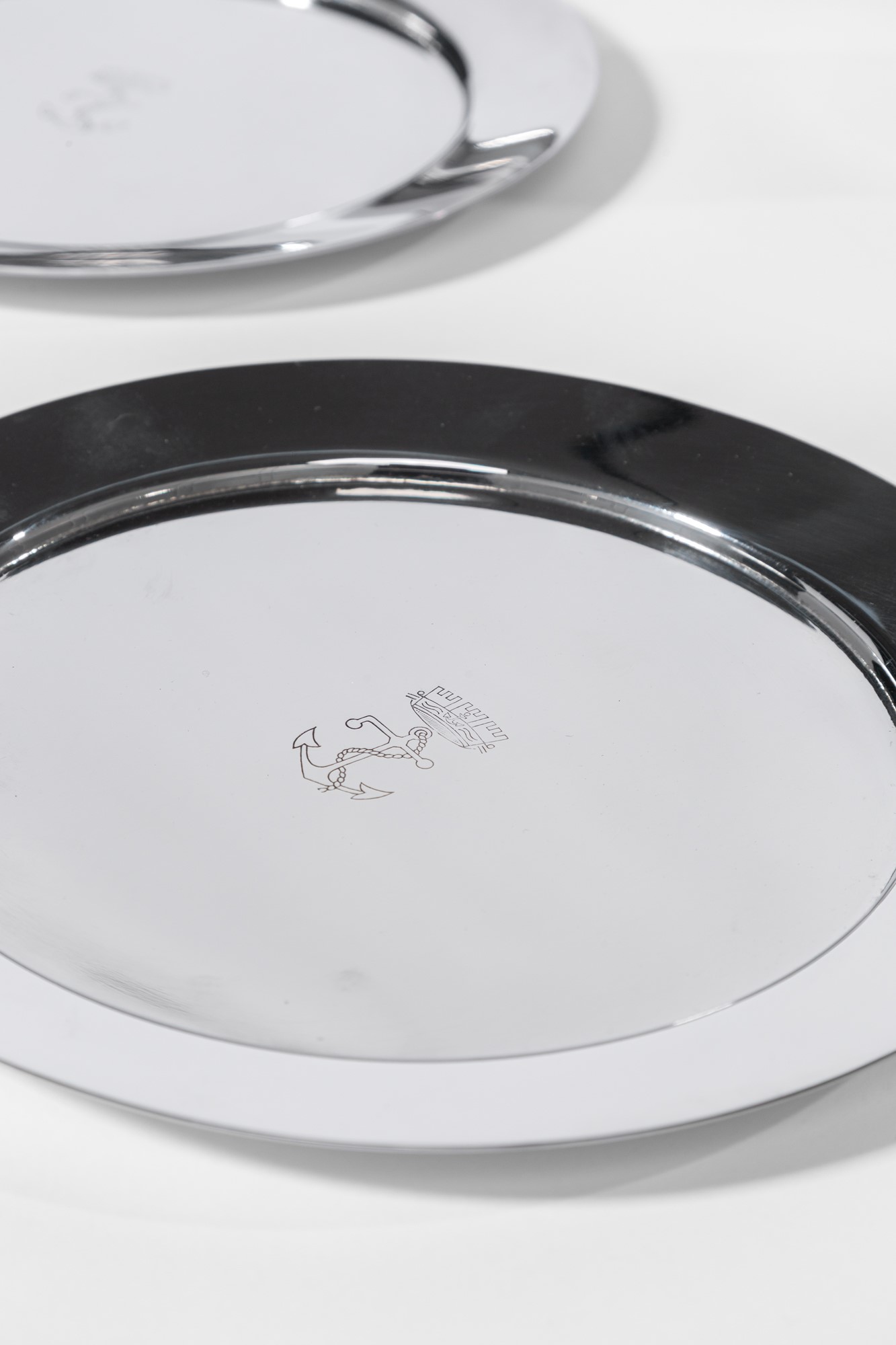 Servizio composto da zuppiera, tre salsiere e nove sottopiatti