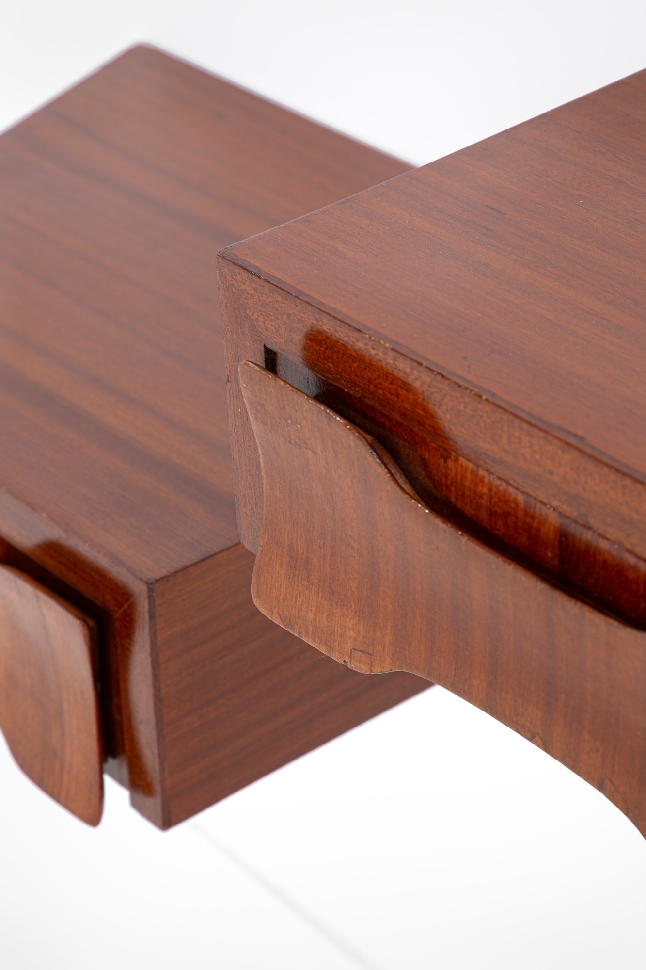 Due comodini pensili