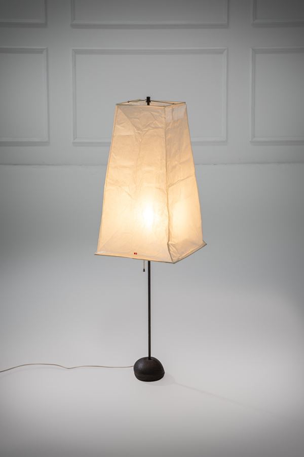 Isamu Noguchi - Lampada da terra mod. BB2-V2 della serie Akari