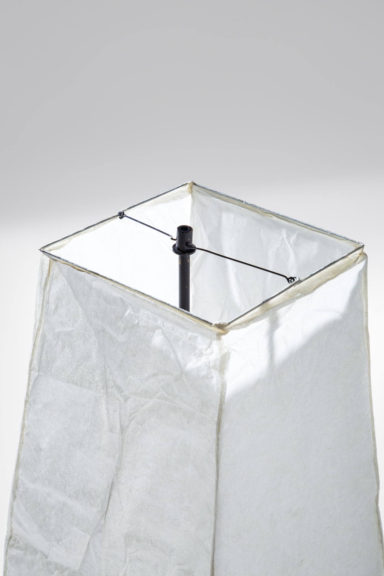 Lampada da terra mod. BB2-V2 della serie Akari