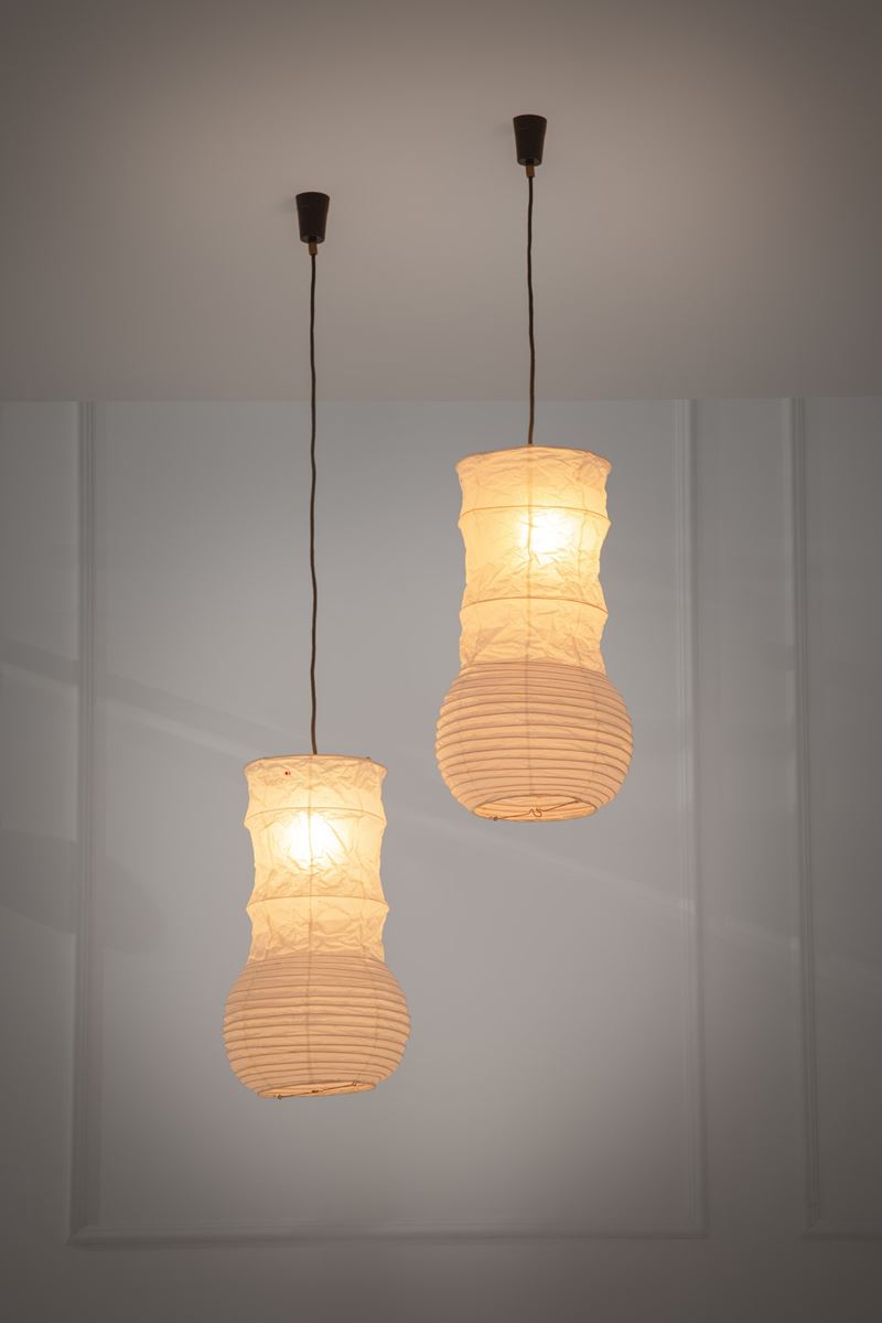 Due lampade a sospensione mod. S2 della serie Akari