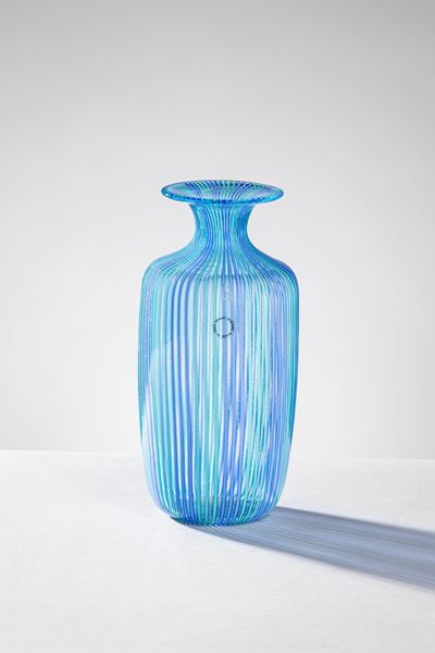 Vaso in vetro soffiato con decorazione a cannette orizzontali