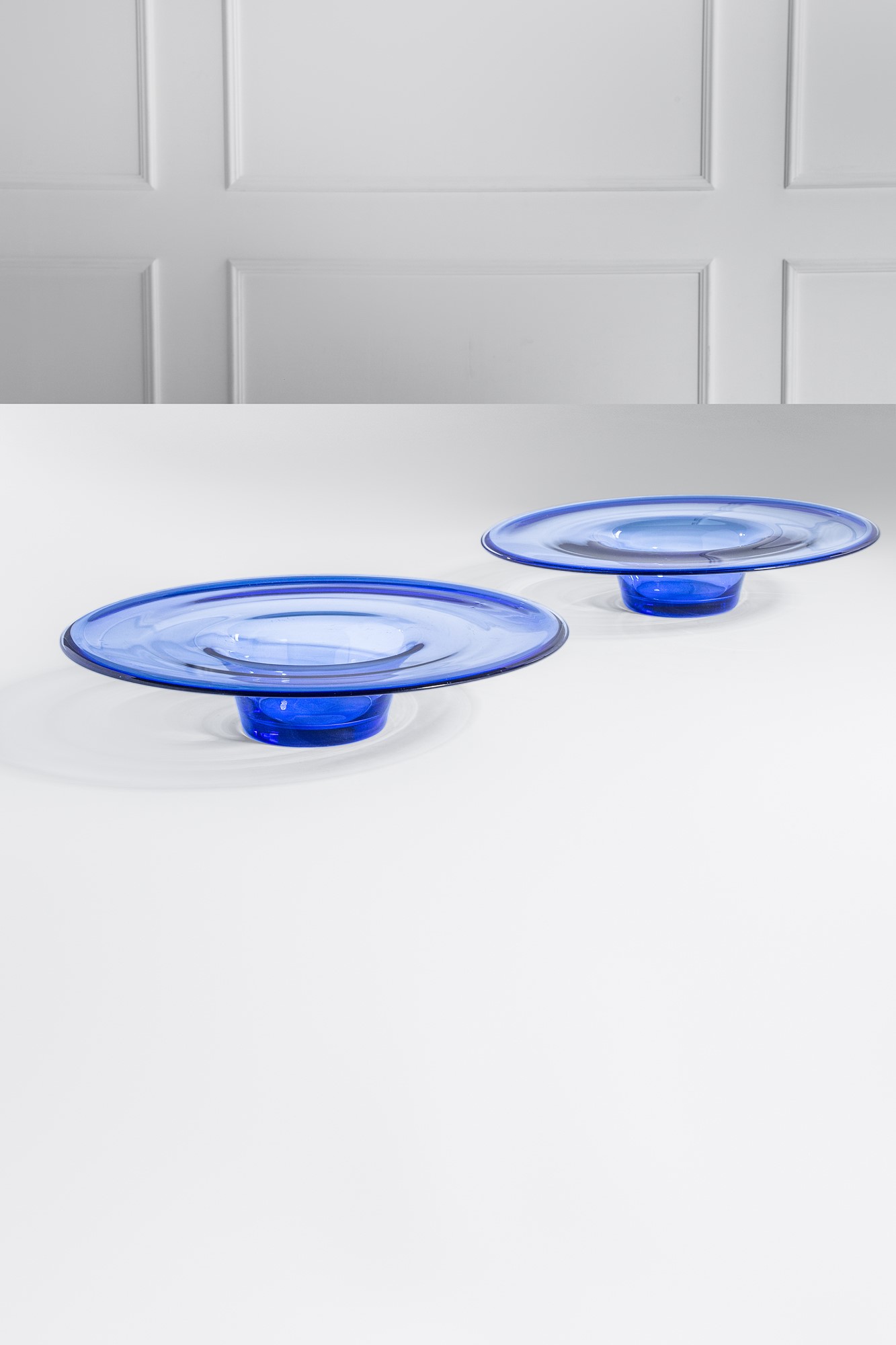 Gae Aulenti - Due centrotavola in vetro di Murano colorato (Venini, 1964)