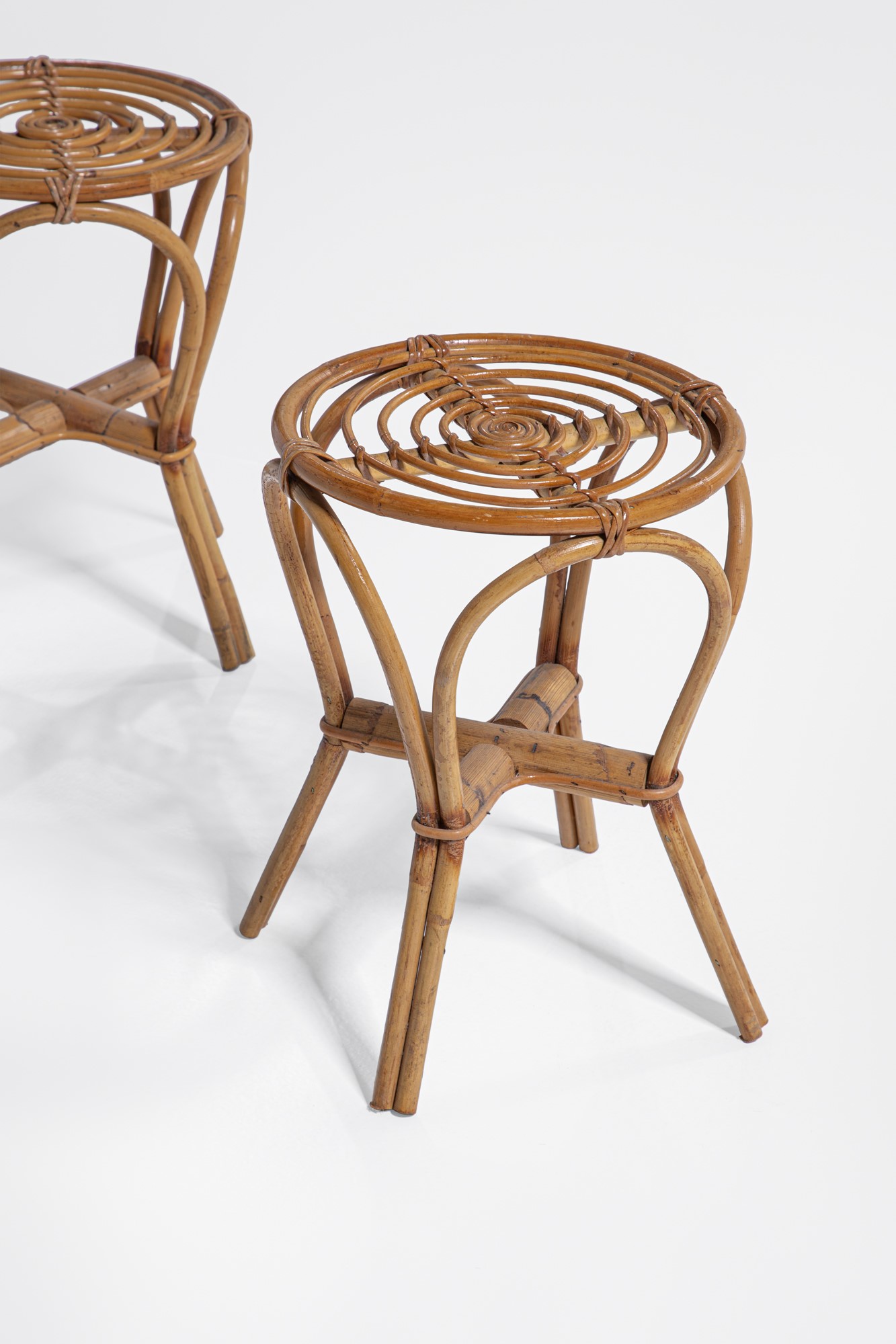 Due sgabelli da giardino