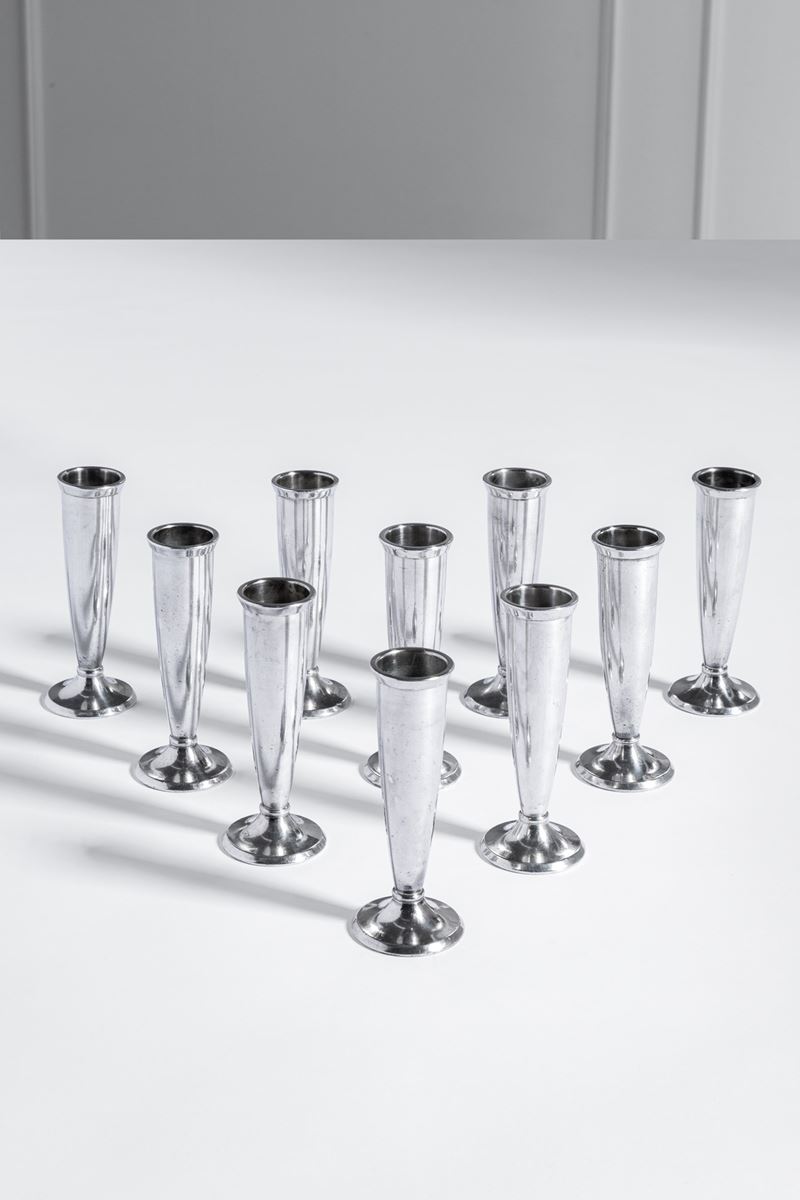 Dieci vasi solifiore