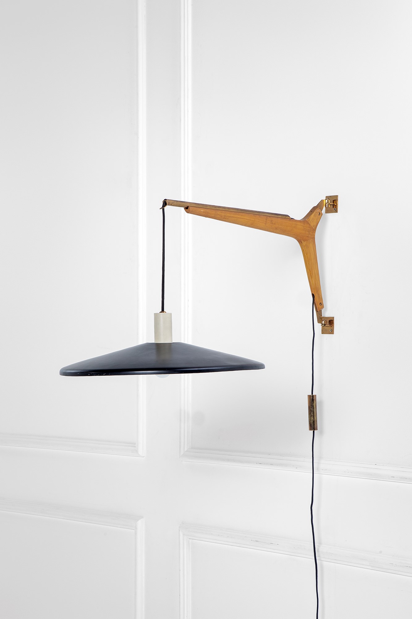 Lampada da parete con saliscendi