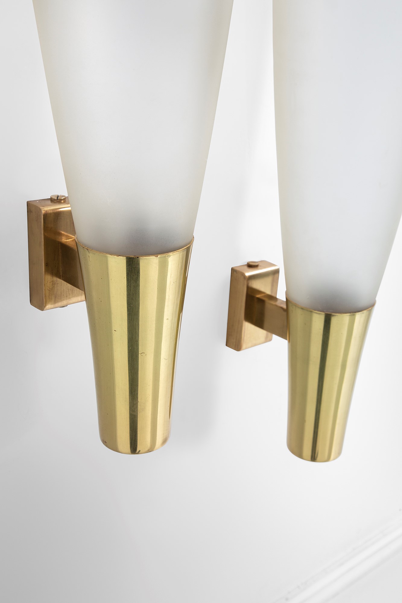 Due lampade da parete mod. 1537