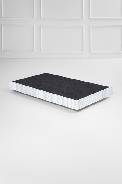 Tavolo basso della serie Quaderna, legno e laminato plastico, cm 21x183x108