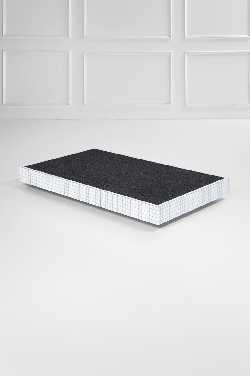 Superstudio - Tavolo basso della serie Quaderna, legno e laminato plastico, cm 21x183x108