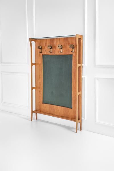 Appendiabiti da parete in legno massello sagomato, ottone, similpelle e vetro molato (fine anni '...