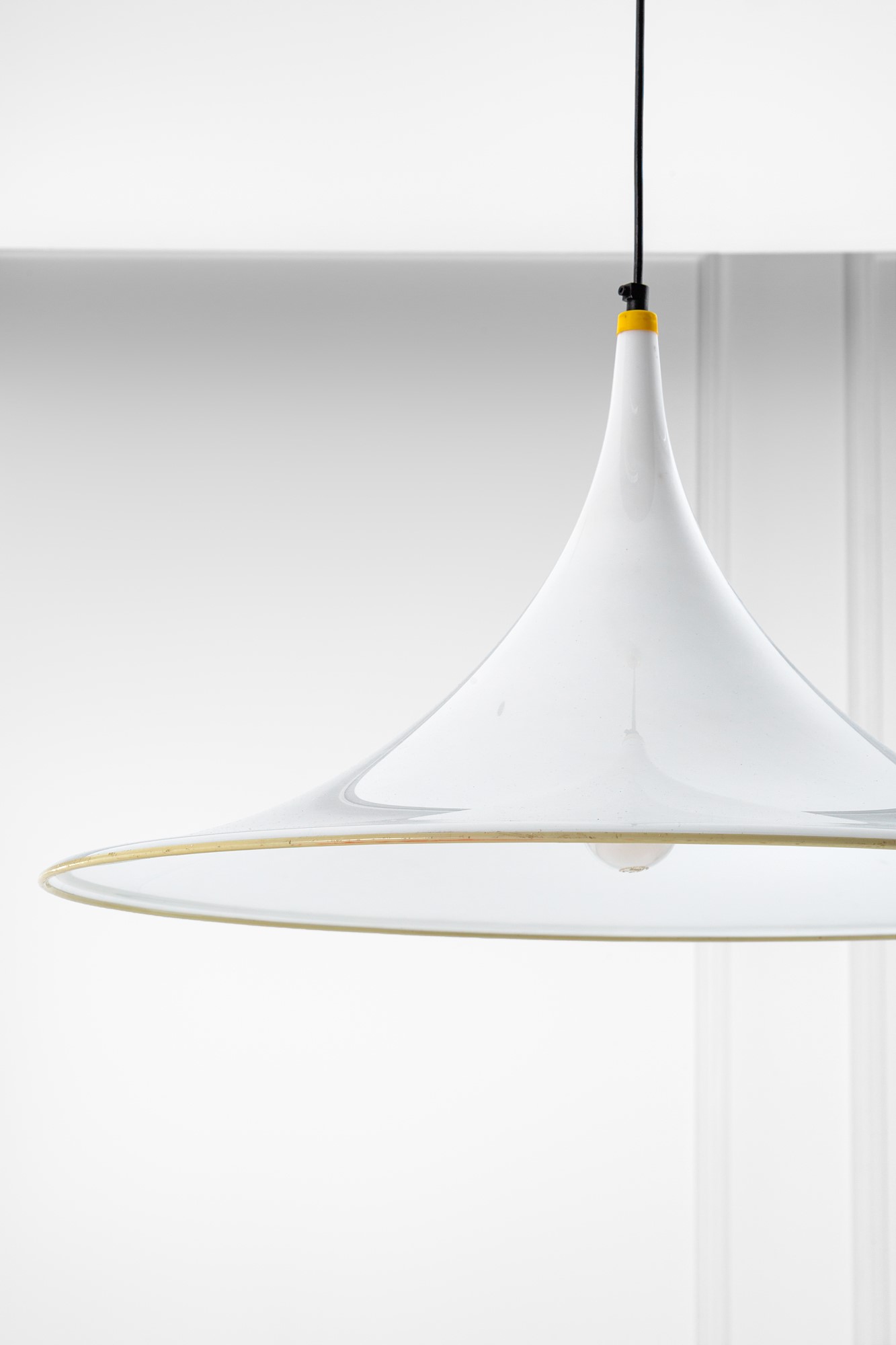 Lampade a sospensione in metacrilato, circa 1960