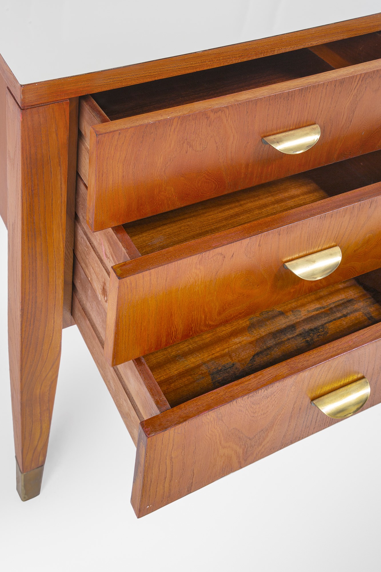 Scrivania per la Fondazione Garzanti di Forlì.