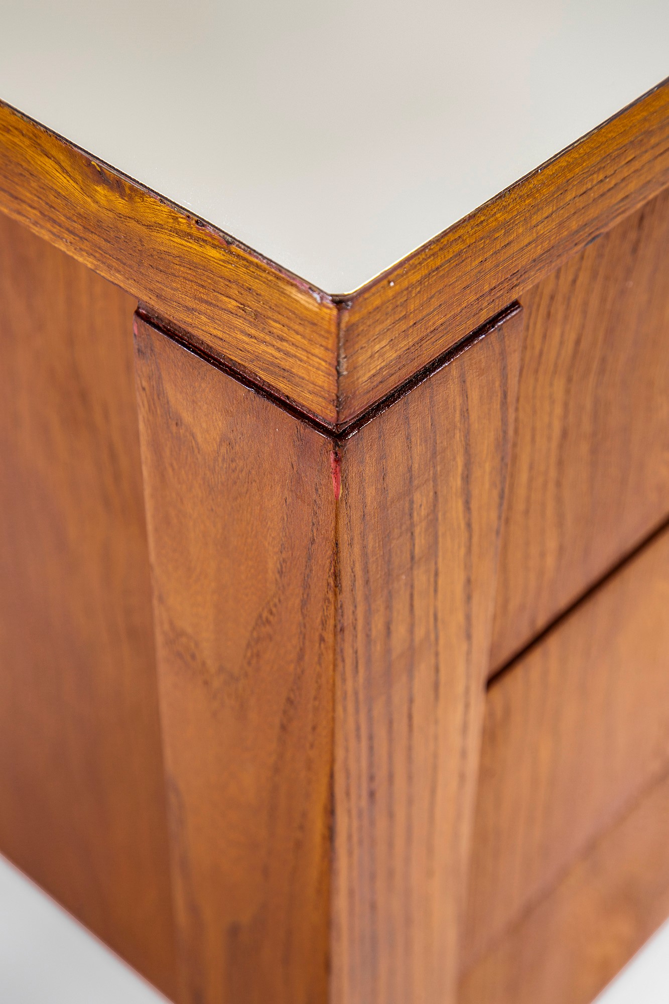 Scrivania per la Fondazione Garzanti di Forlì.