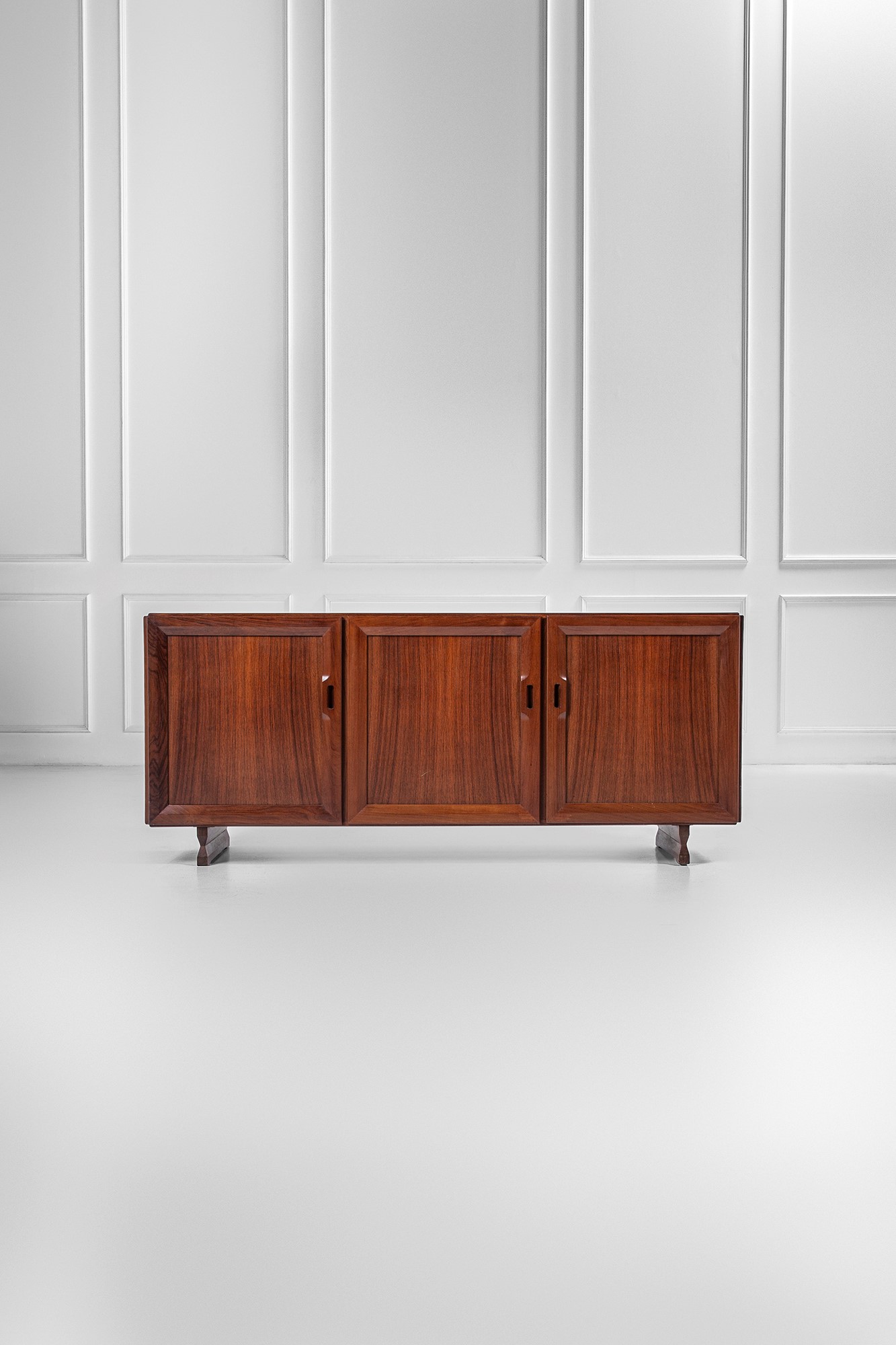 Mobile contenitore mod. MB15 a tre ante