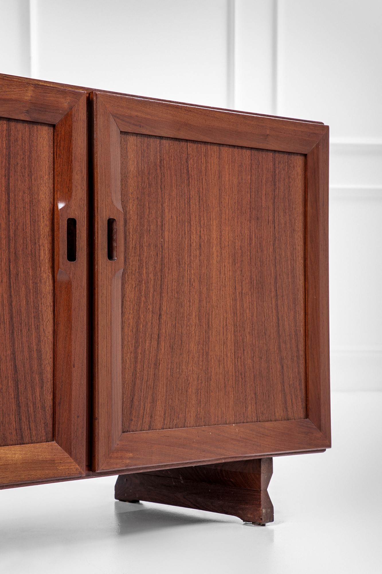 Mobile contenitore mod. MB15 a tre ante