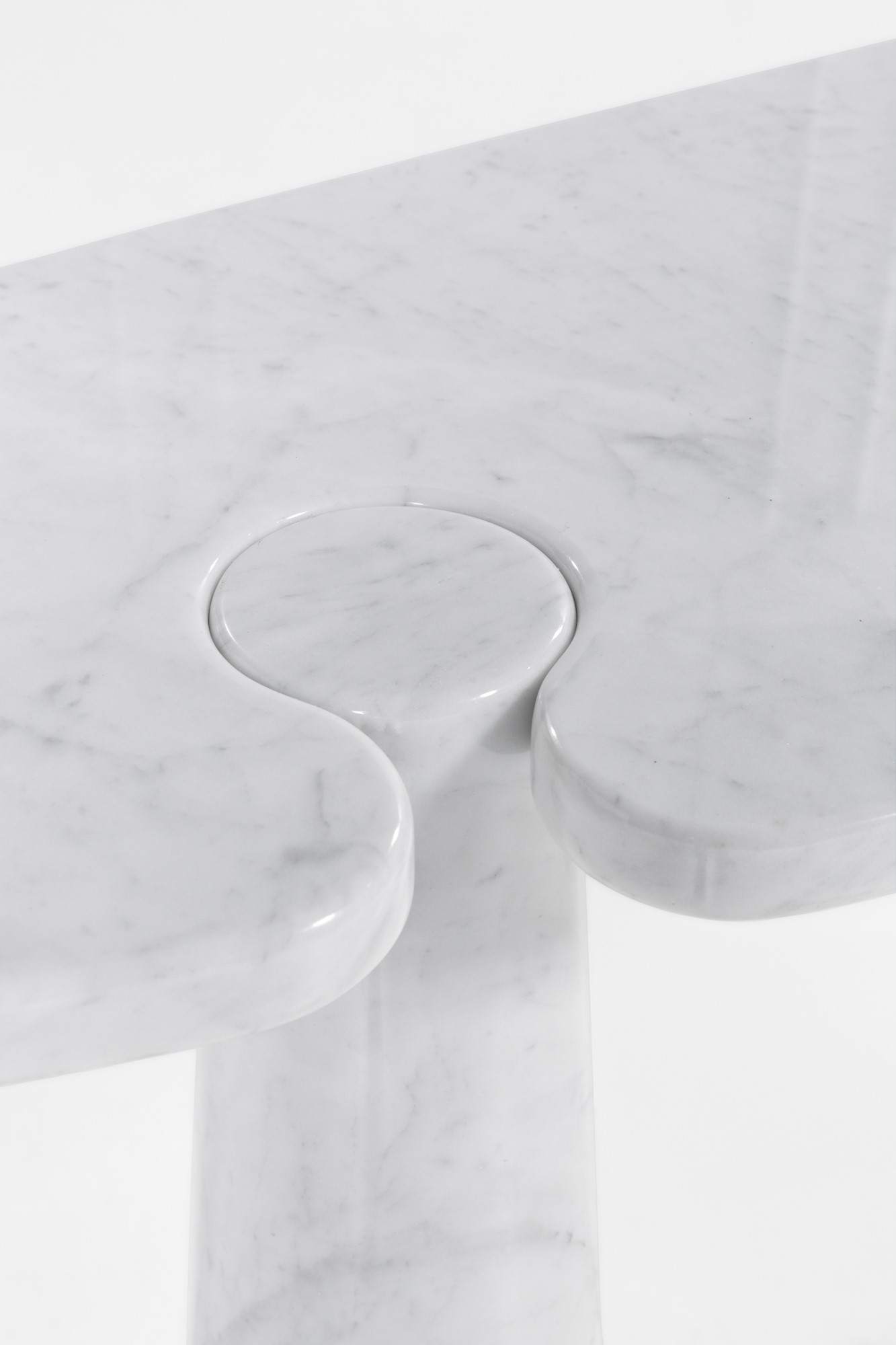 Angelo Mangiarotti - Console della serie Eros, marmo bianco, 1970 ca.