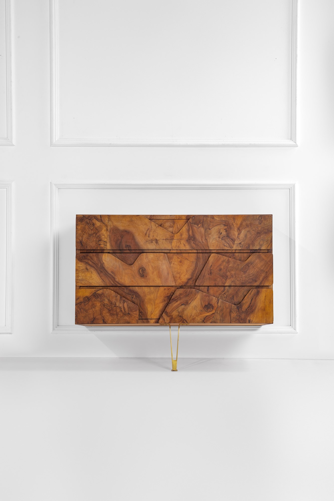 Mobile da muro a tre cassetti con gamba centrale