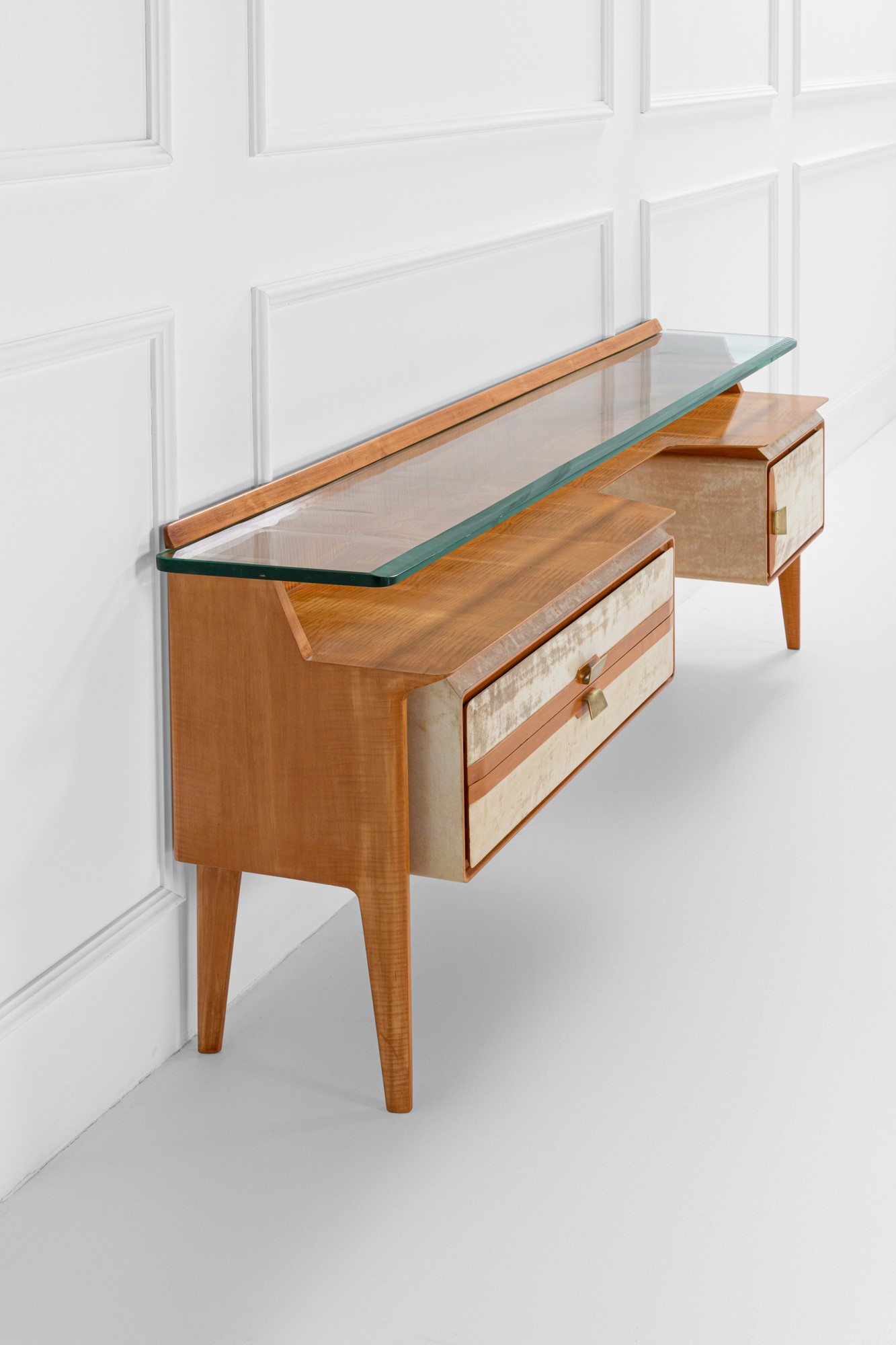 Mobile da camera con specchiera da parete