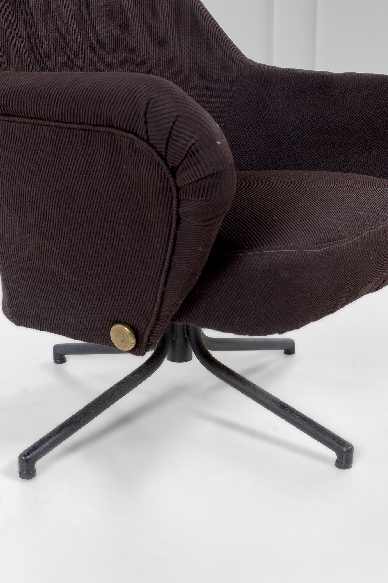 Poltrona girevole mod. P32 prima versione