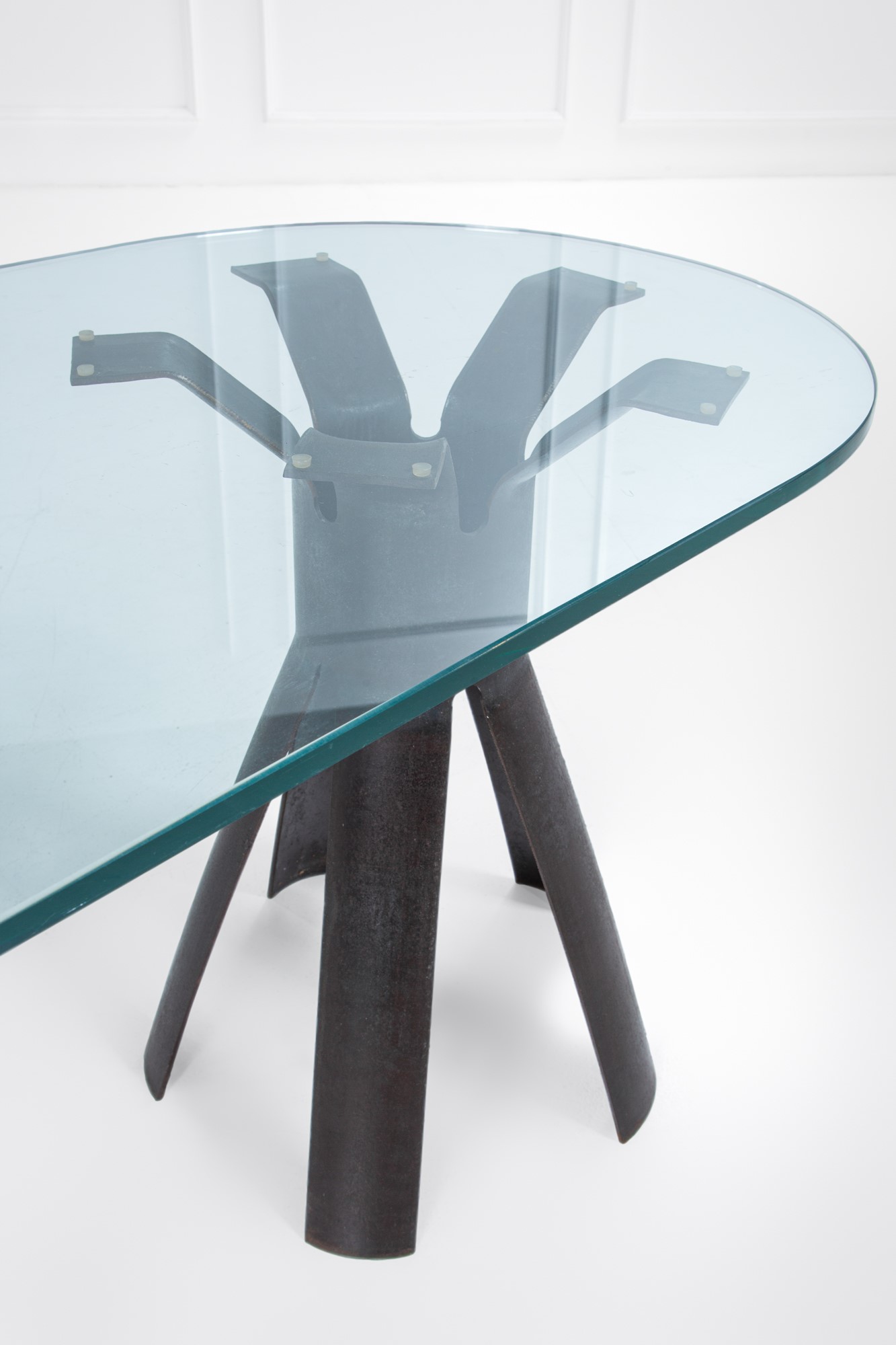 Angelo Mangiarotti - Console della serie Longobardo, ferro forgiato e vetro trasparente