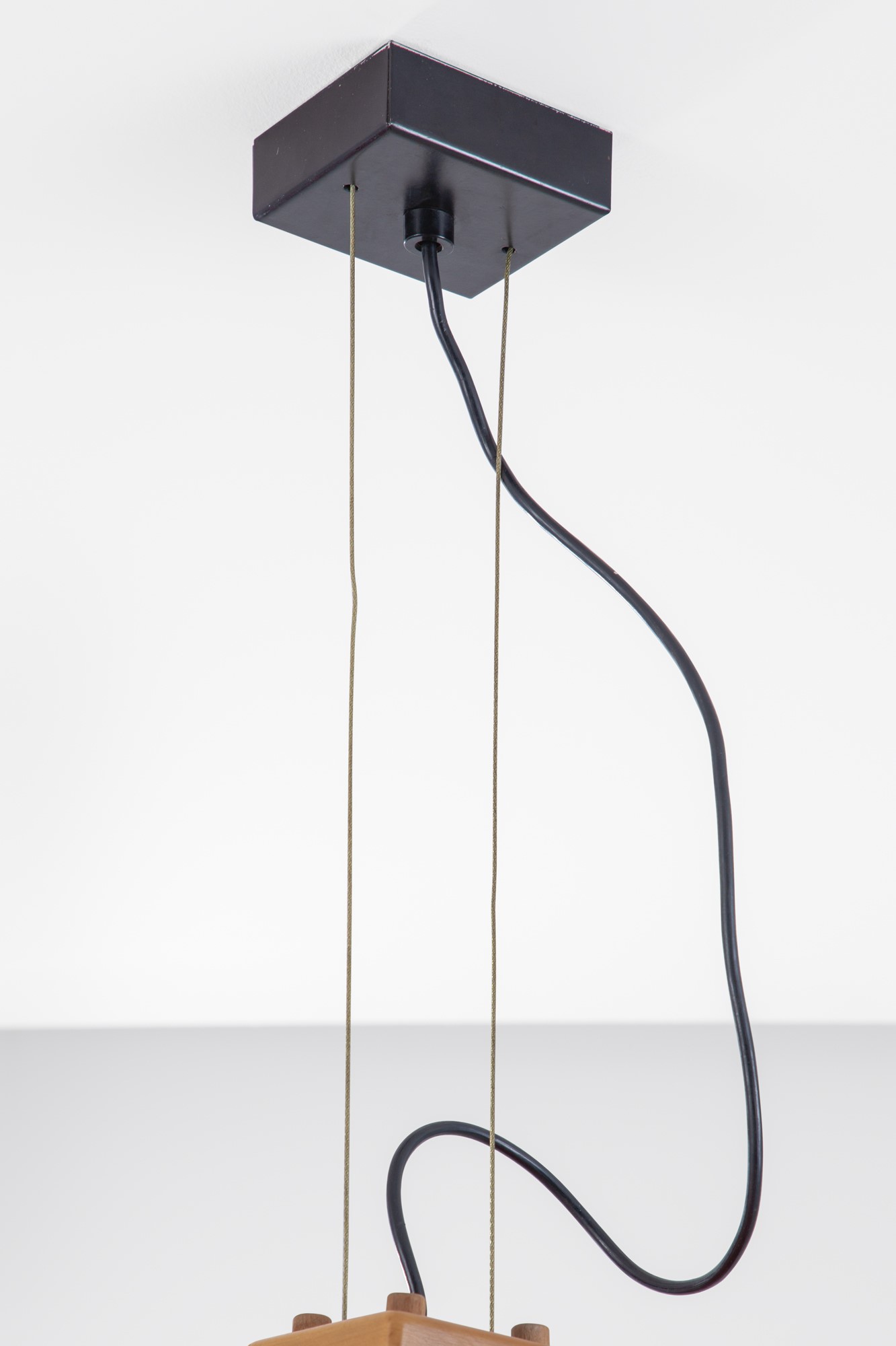 Due lampade a sospensione mod. Kazuko