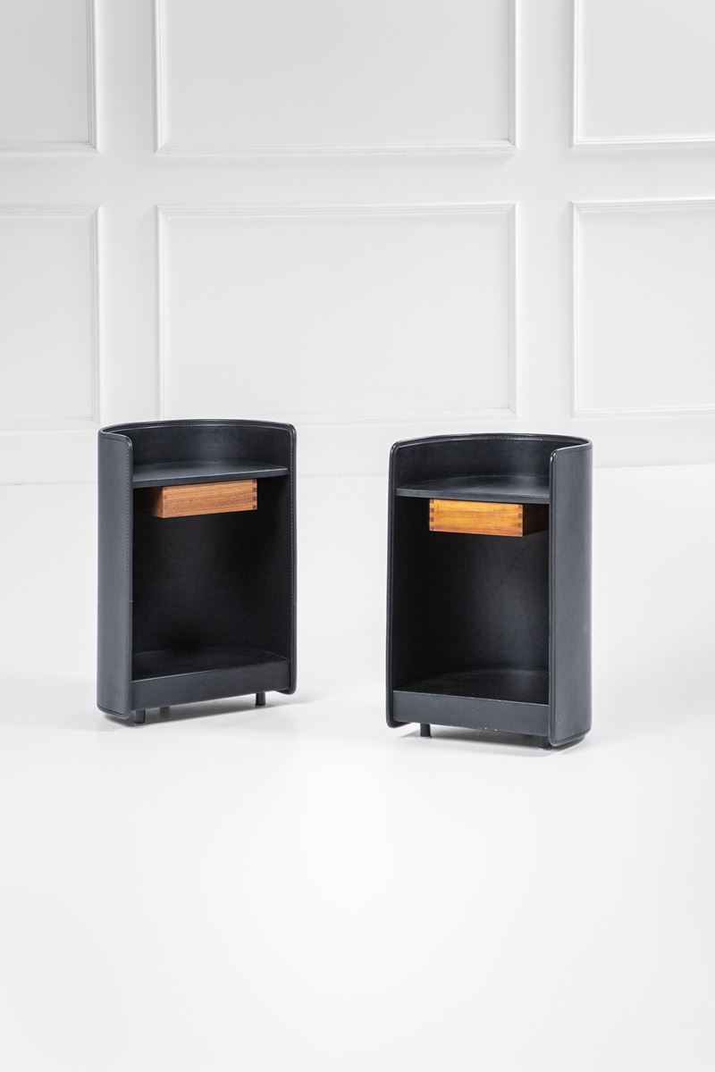 Zanotta - Due comodini in legno naturale e rivestimento in pelle