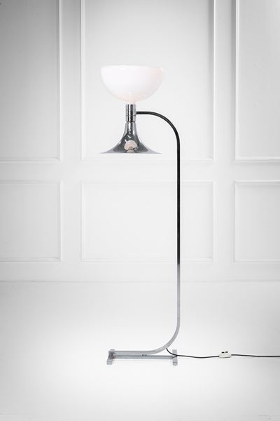Lampada da terra della serie AM/AS, metallo cromato e vetro opalino