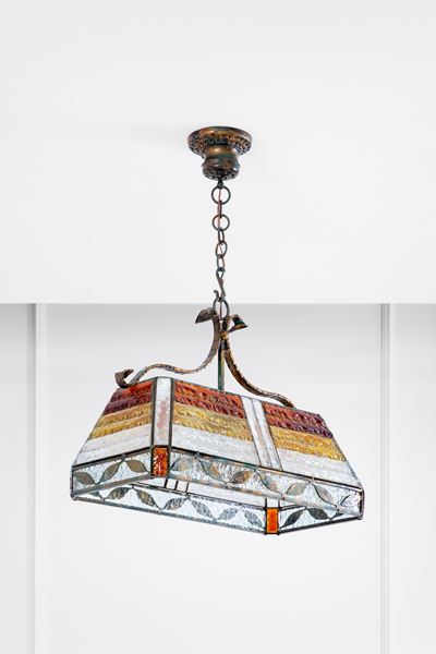 Grande lampada da biliardo, metallo e vetro colorato (trasparente lavorato a spacco), ca. 1970