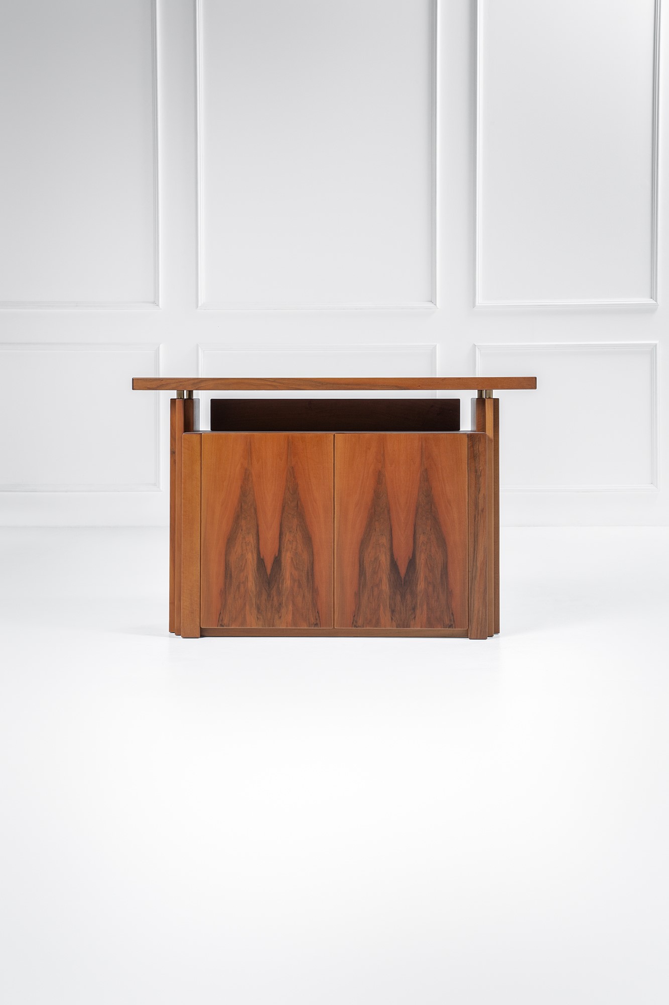 Franco Poli (attr.) - Cabinet in legno impiallacciato e ottone