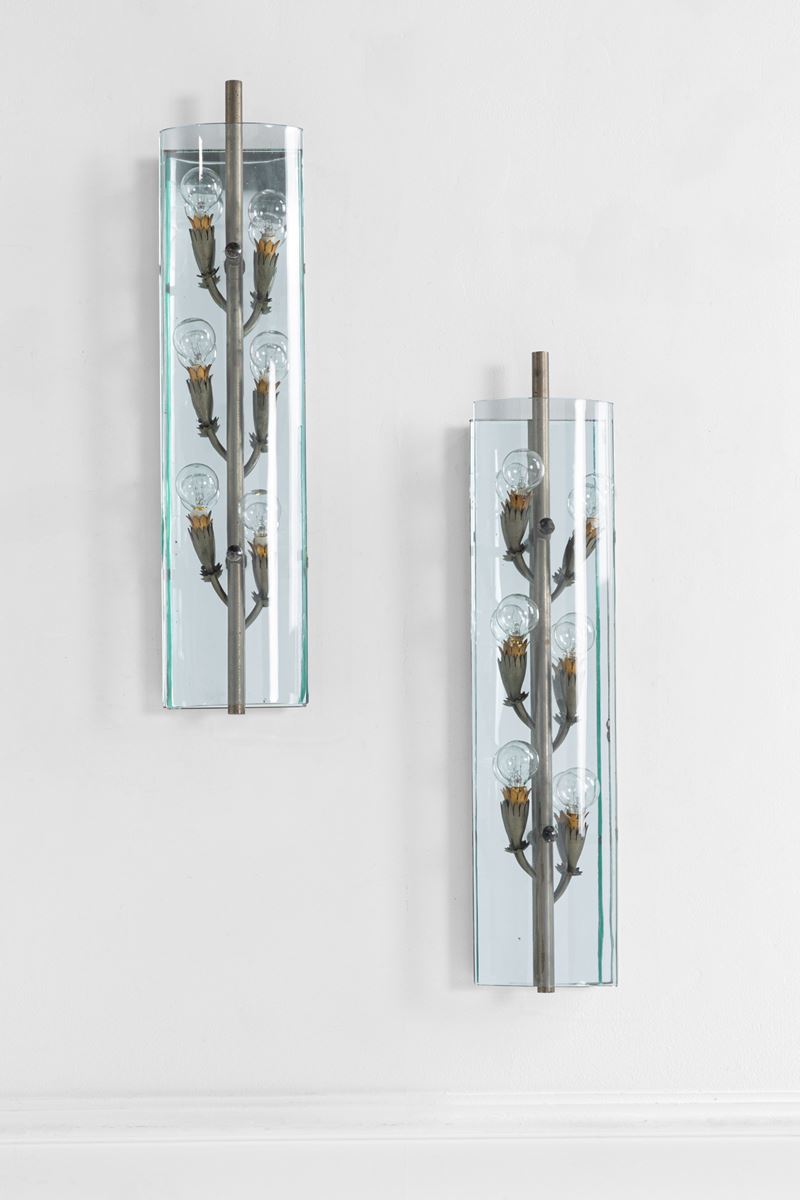 Due grandi lampade da parete