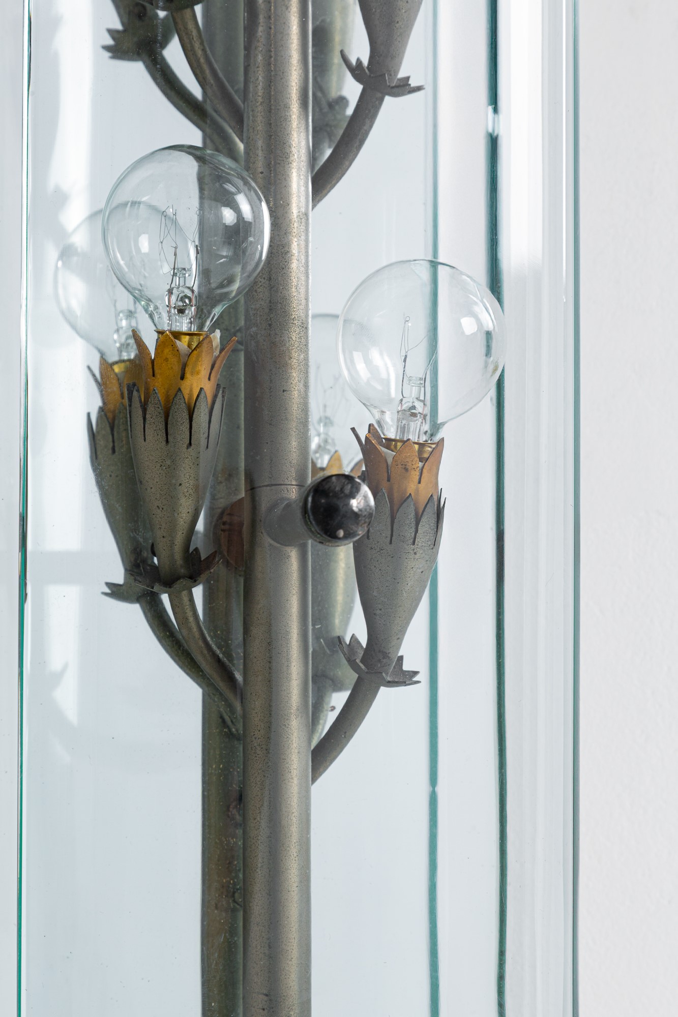 Due grandi lampade da parete