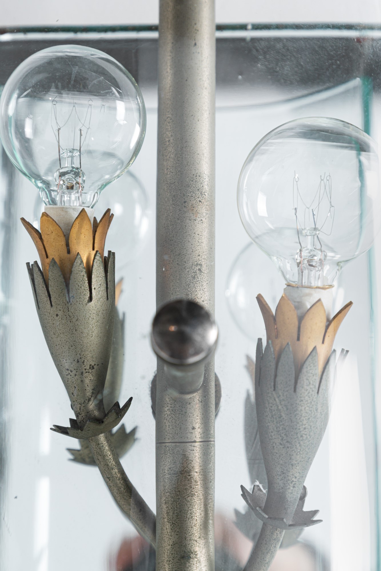 Due grandi lampade da parete