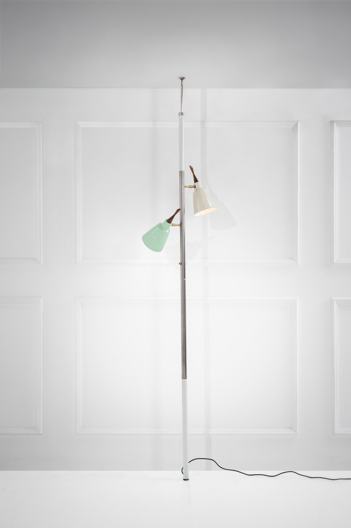 Lumen - Lampada cielo-terra in metallo verniciato e ottone