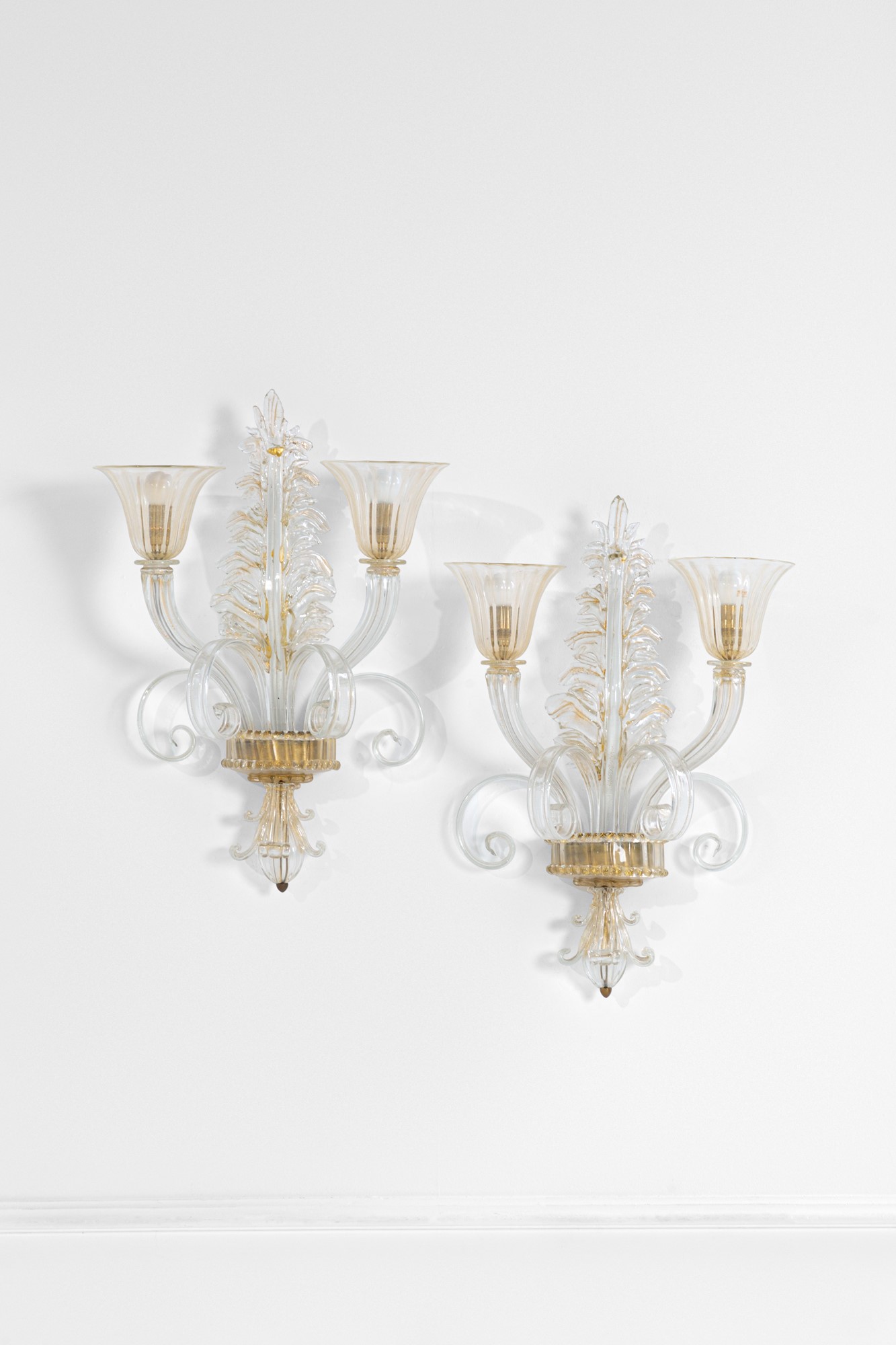 Due lampade da parete