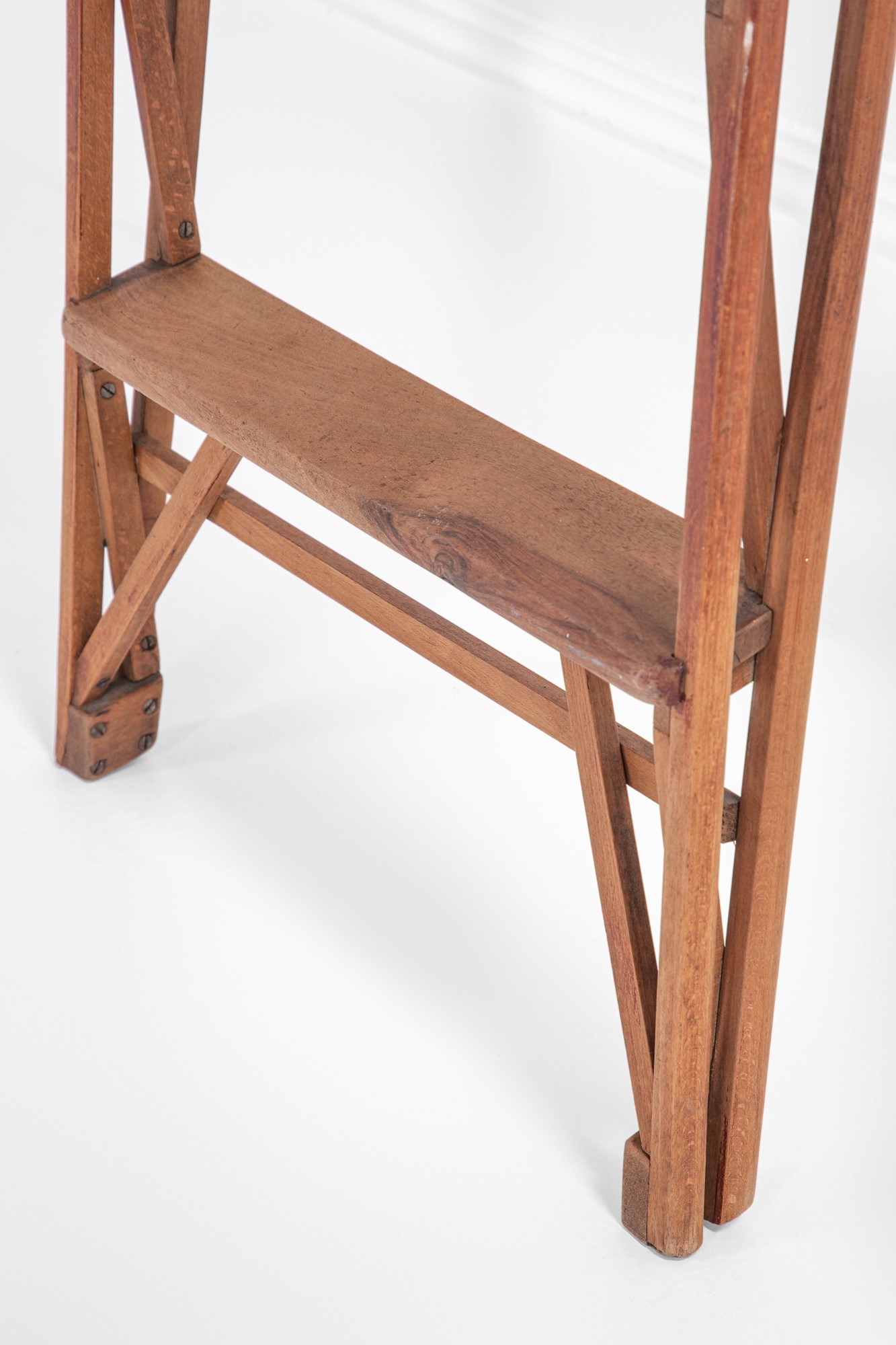 Franco Albini (attr.) - Scala da biblioteca in legno massello e ottone, ca. 1950