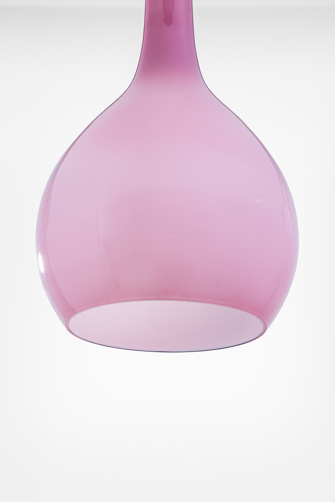 Seguso (attr.) - Lampada a sospensione in vetro incamiciato e ottone
