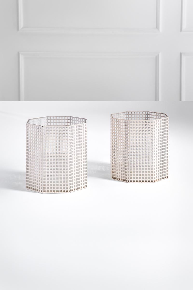 Josef Hoffmann - Due centrotavola in metallo traforato e smaltato