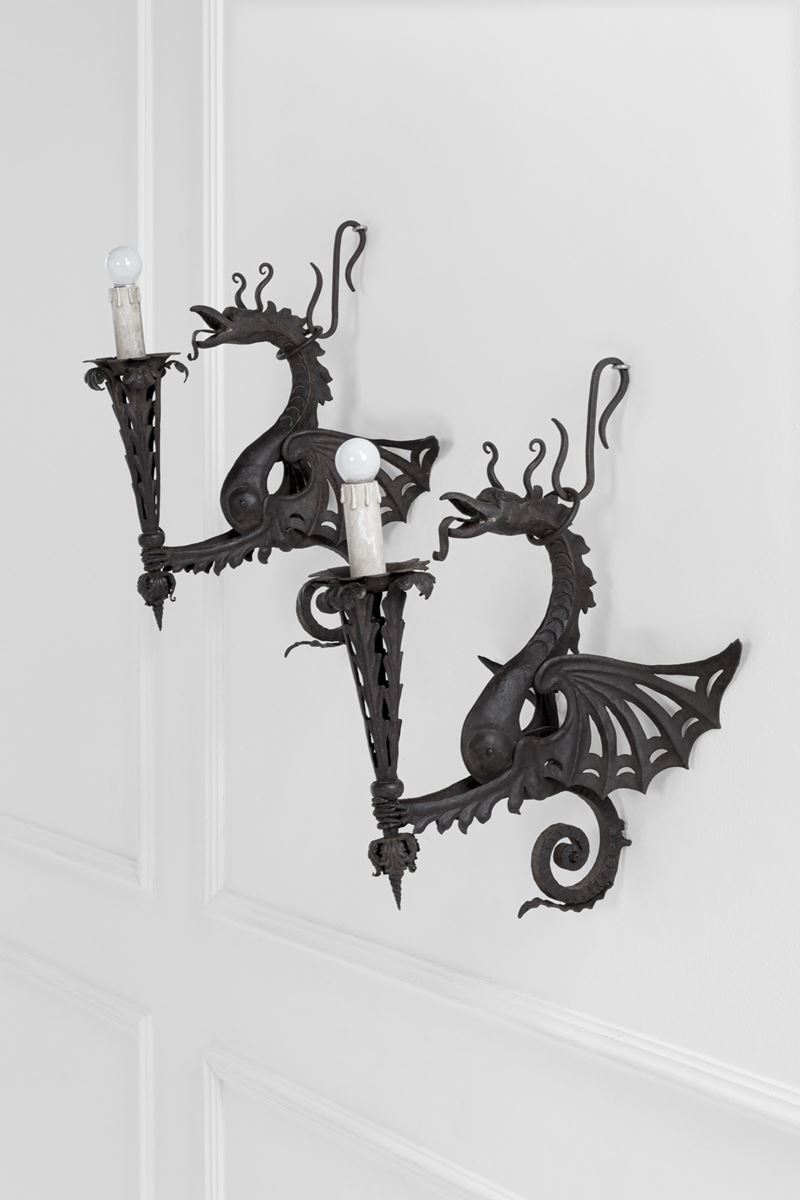 Due lampade da parete zoomorfe