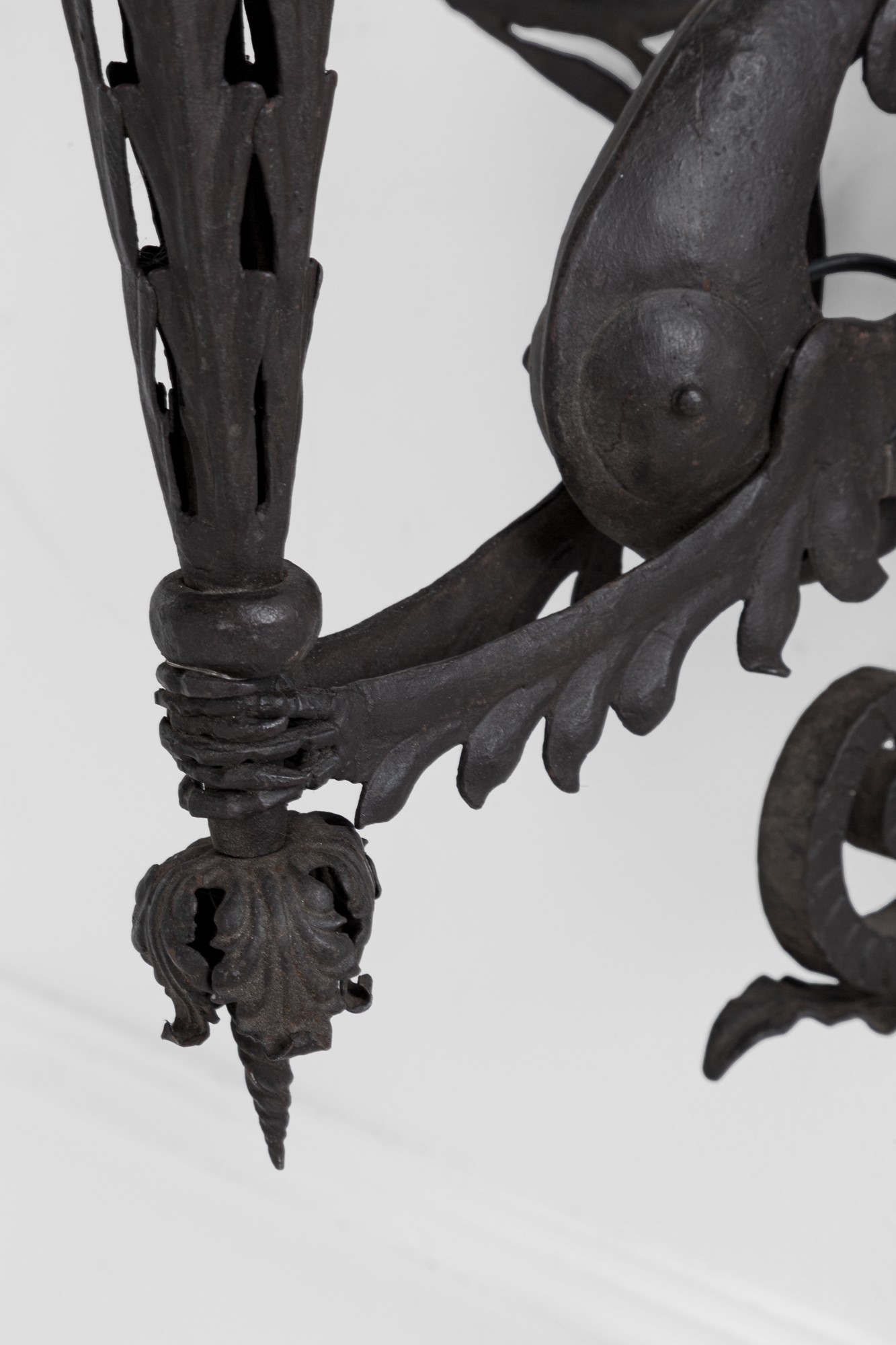 Due lampade da parete zoomorfe