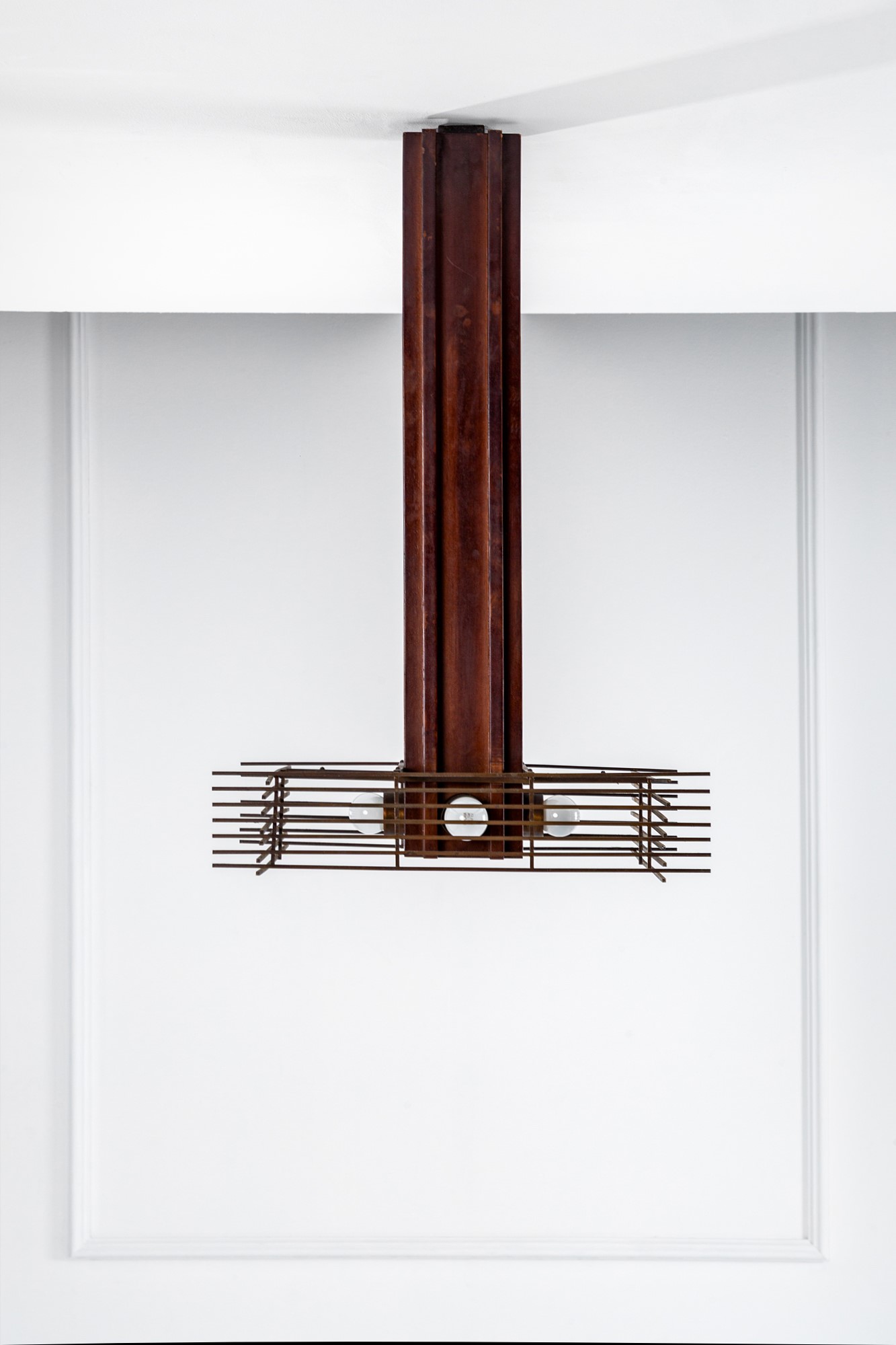 Angelo Brotto (attr.) - Lampadario in ottone e legno massello