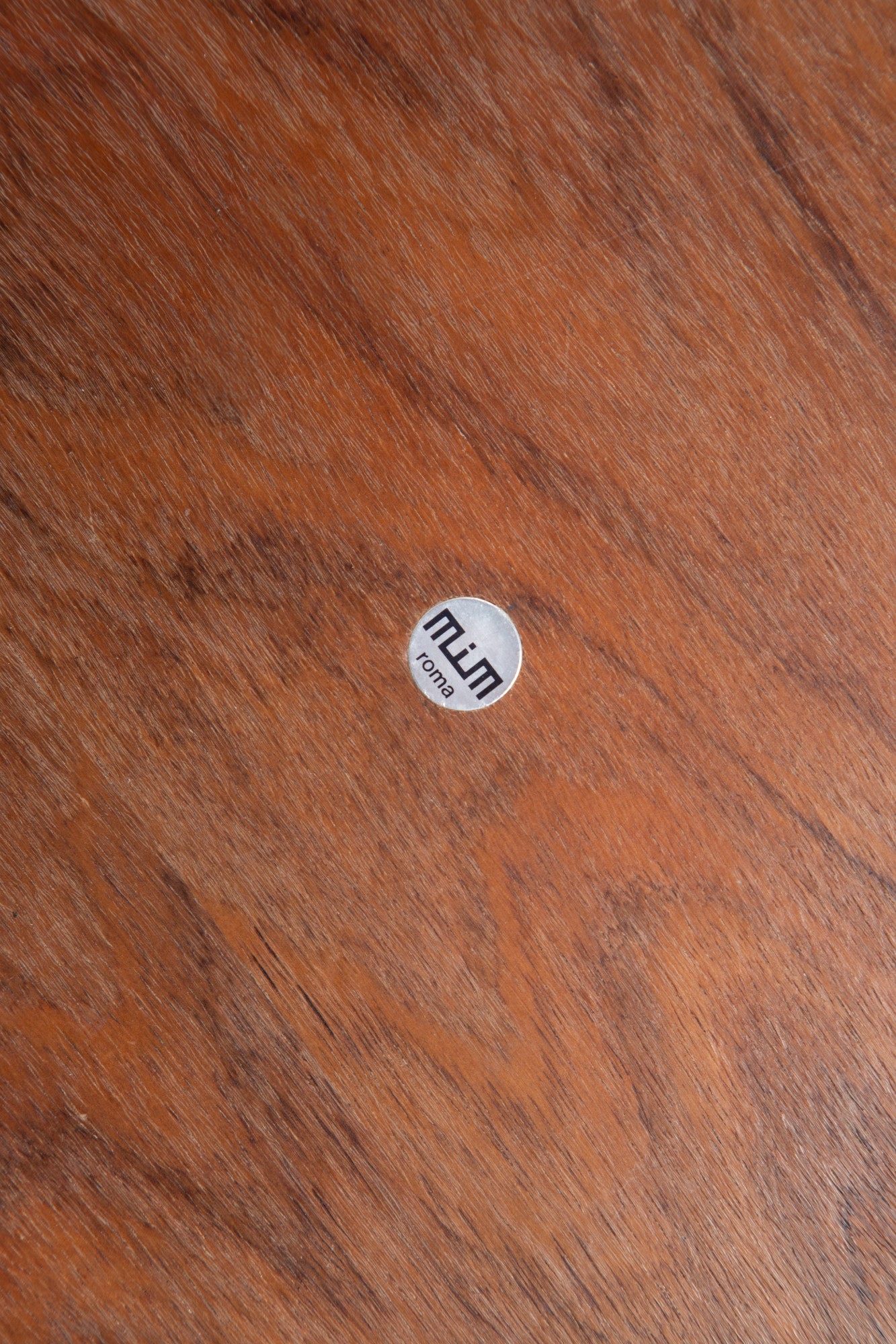 M.I.M. - Due tavolini in legno impiallacciato, alluminio pressofuso e metallo verniciato