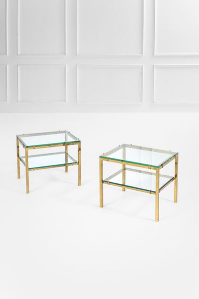 Coppia di tavolini, ottone lucido e cristallo molato (stile industriale), anni 1970 circa