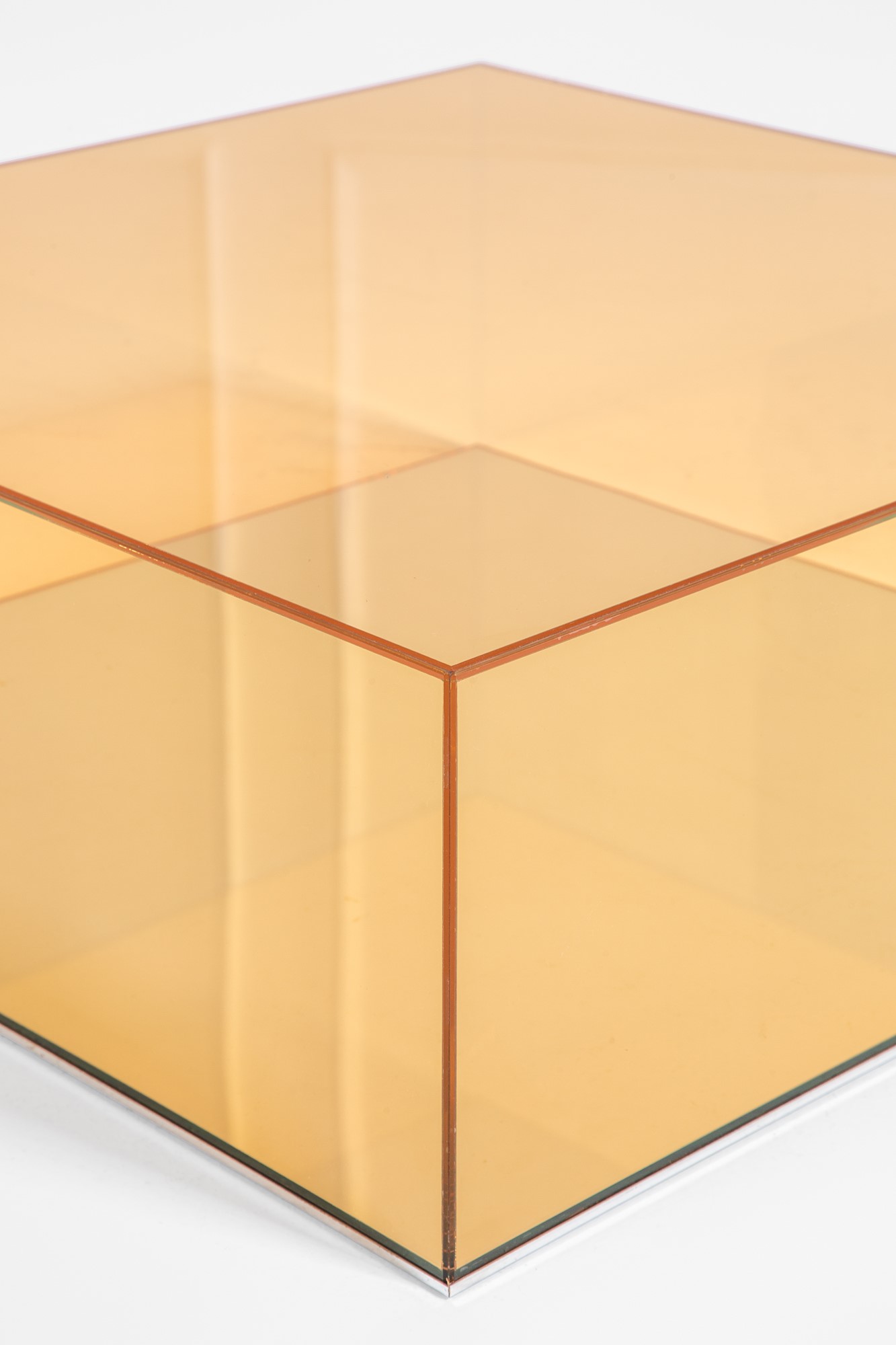 Philippe Starck - Tavolo basso della collezione Donald