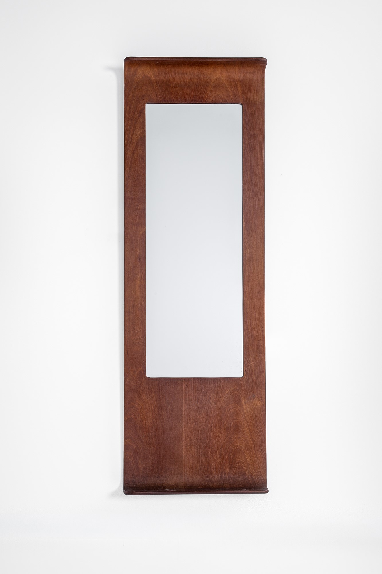 Specchiera, legno curvato e impiallacciato con vetro specchiato, 1960 ca.