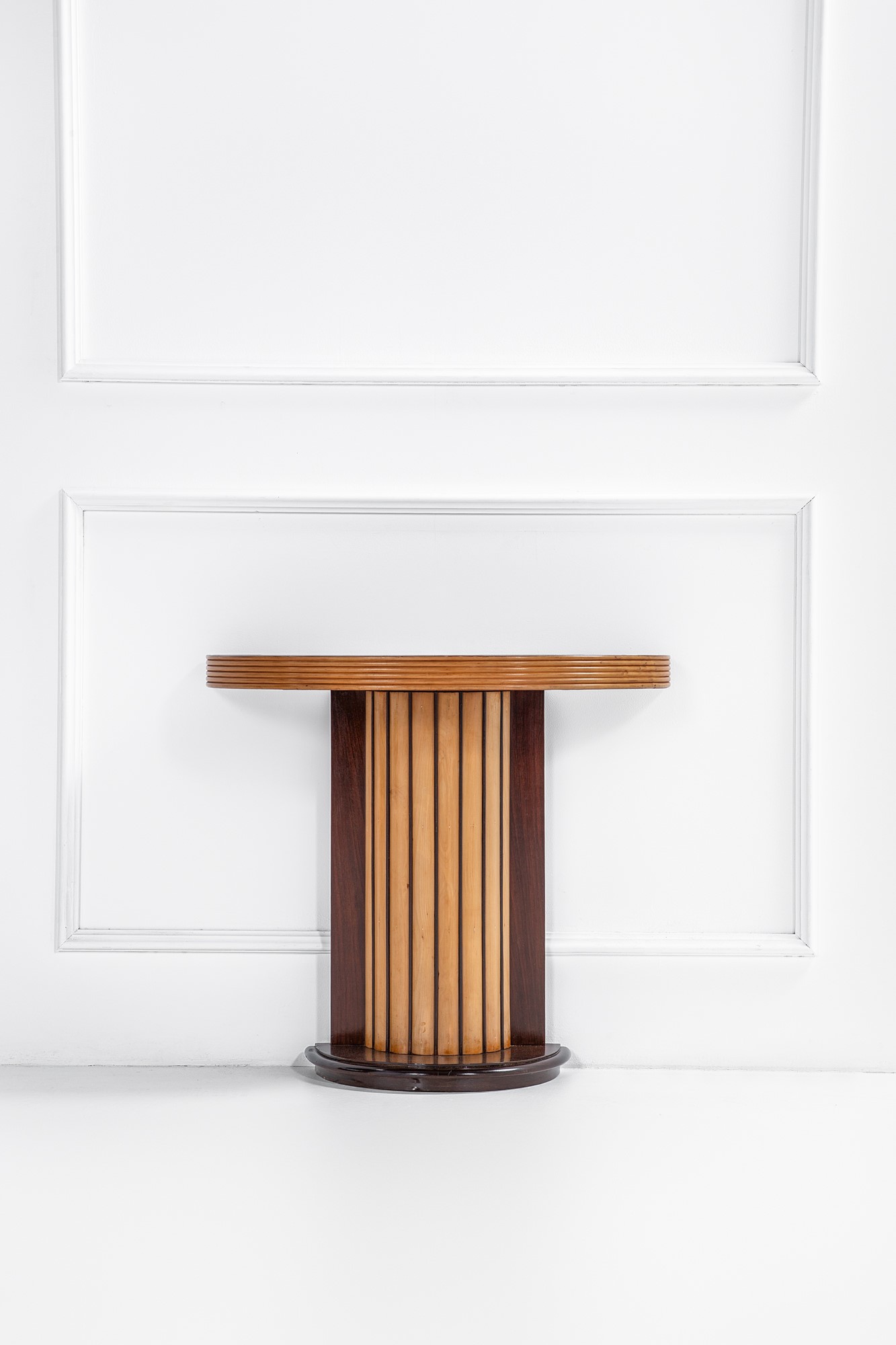 Console a mezzaluna