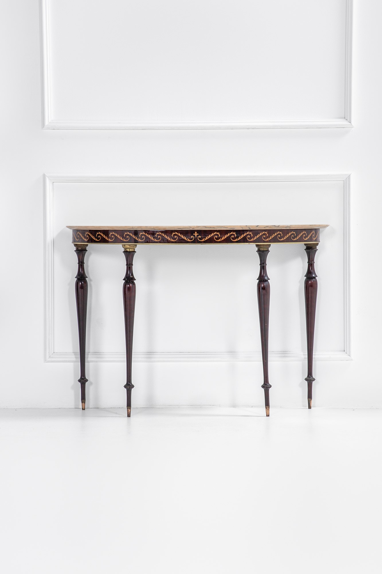 Console a mezzaluna